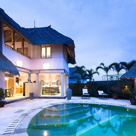 Вилла Hacienda Bali Кута Экстерьер фото