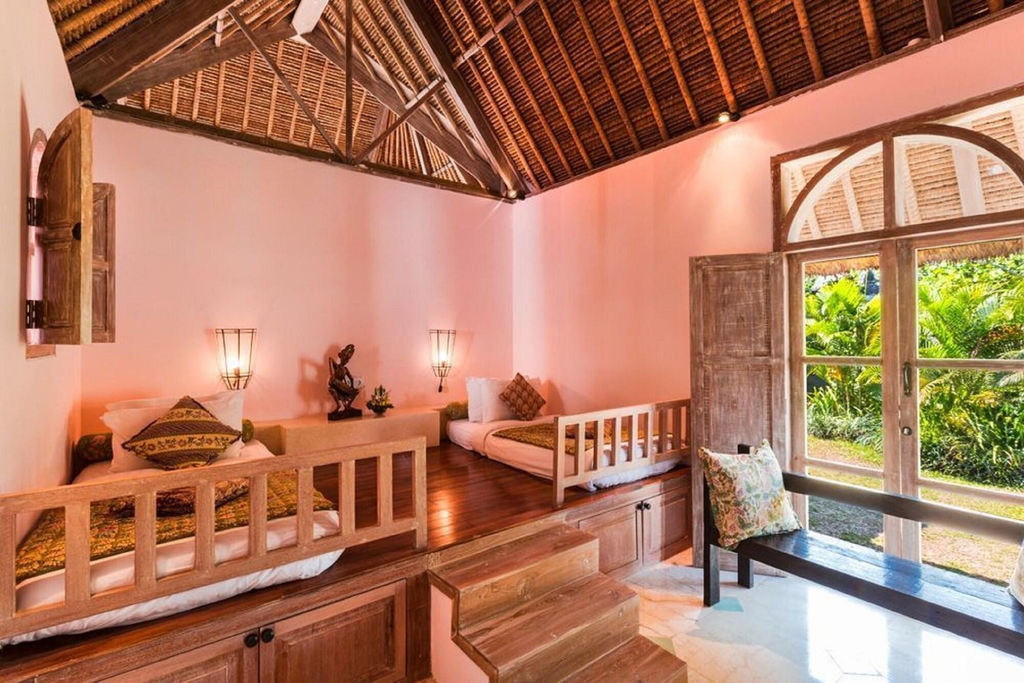 Вилла Hacienda Bali Кута Экстерьер фото